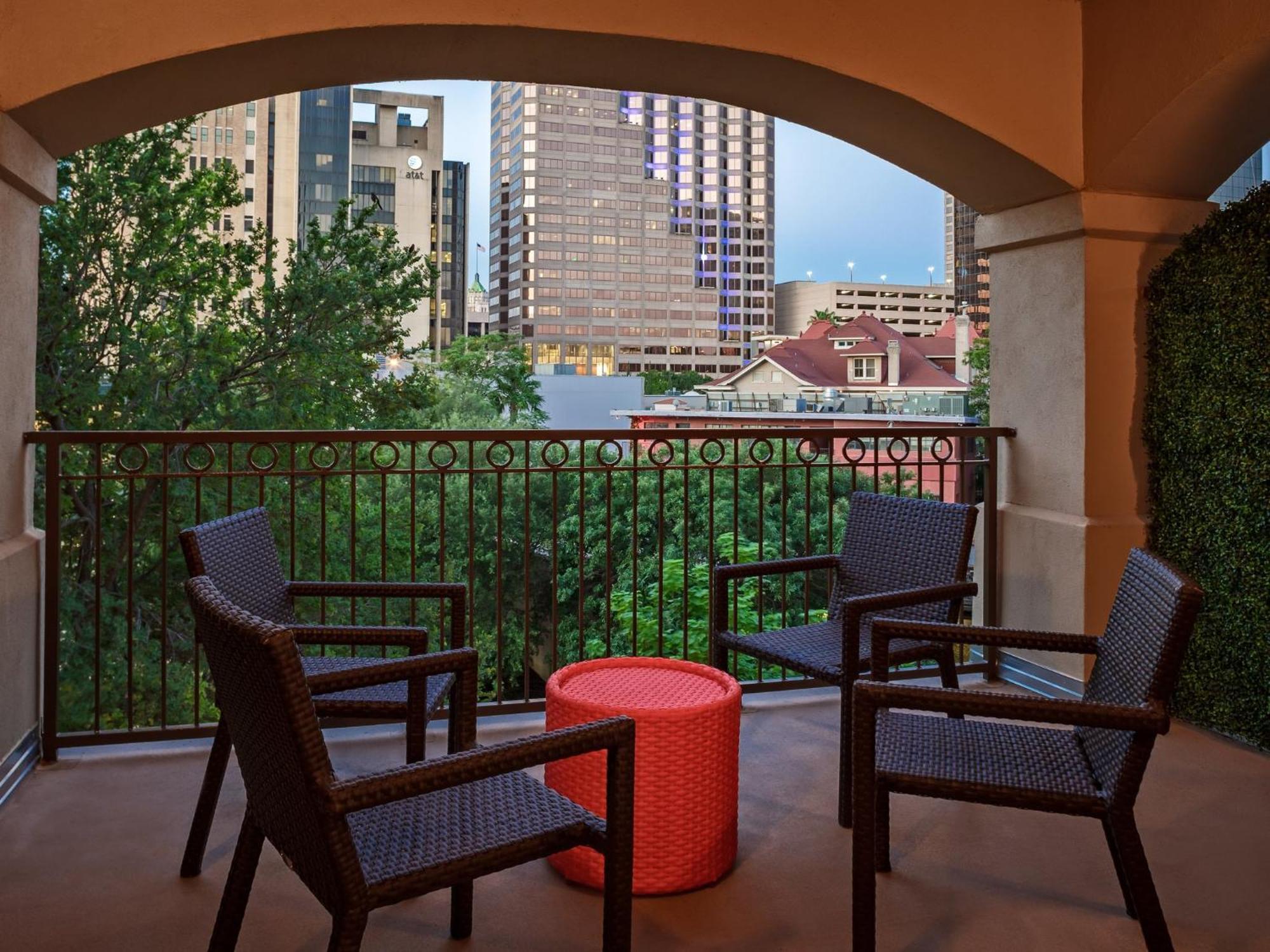 Hotel Indigo San Antonio Riverwalk, An Ihg Hotel Exterior photo